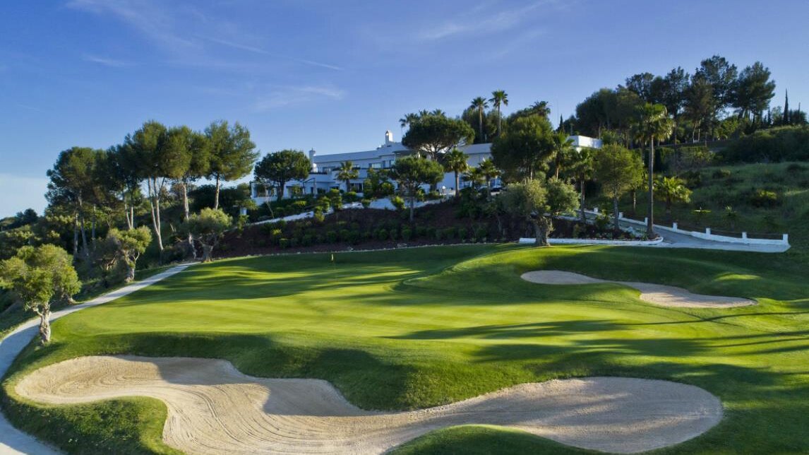 Sunny Golf, modern frontline golf apartments and penthouses in Estepona.