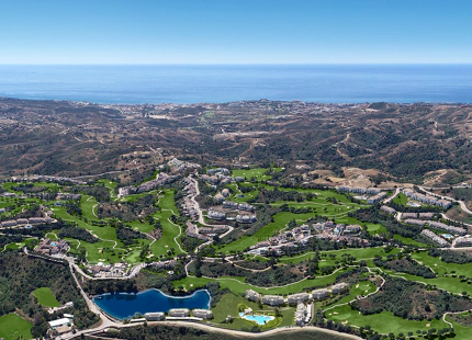 Solana Village, contemporary apartments and penthouses for golf lovers at La Cala Golf Resort in Mijas