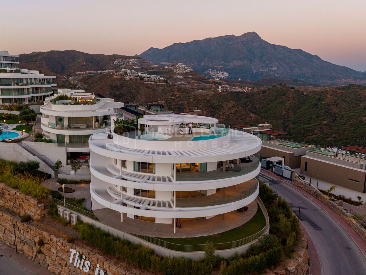 Appartement de luxe en rez-de-jardin à vendre à The View Marbella avec jardin privé