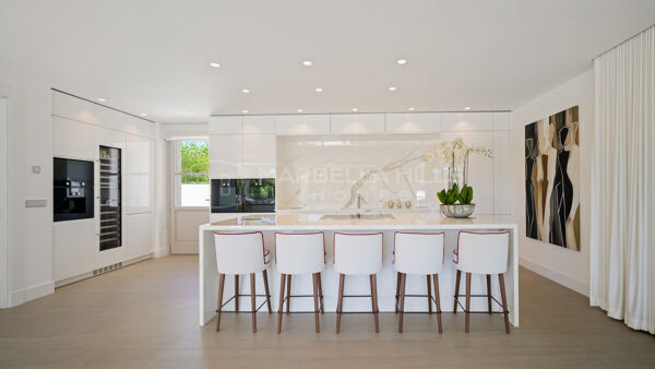 Luxusvilla in erster Golflinie in Nueva Andalucía - Blick auf Aloha Golf nahe Puerto Banús, Marbella