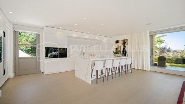 Luxusvilla in erster Golflinie in Nueva Andalucía - Blick auf Aloha Golf nahe Puerto Banús, Marbella