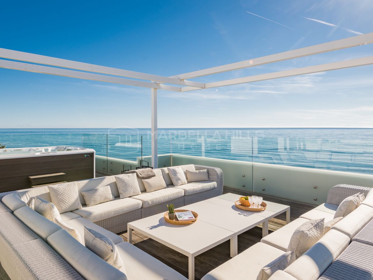 Luxurious 6 bedroom Beachfront Villa in Costabella with Stunning 360-Degree Views - Marbella East