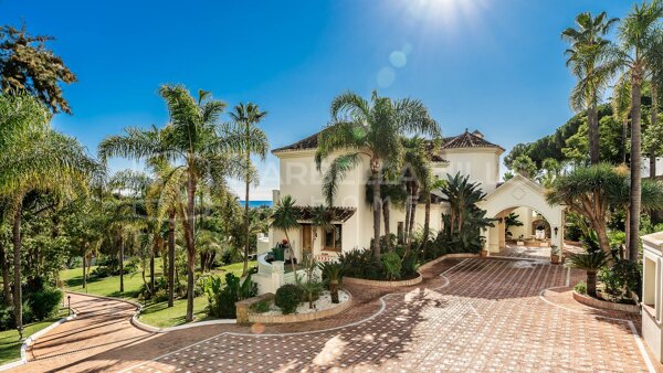 Luxueux palais méditerranéen de 16 chambres avec vue panoramique à El Paraiso Alto - Benahavis