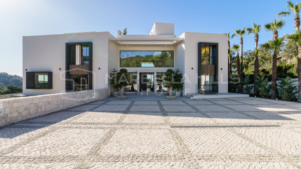 Villa de lujo en venta en La Zagaleta Benahavís – Exclusiva villa contemporánea con vistas panorámicas al mar