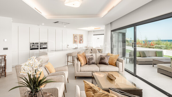 Maison de ville de luxe de 3 chambres en première ligne de plage avec vue panoramique - Estepona