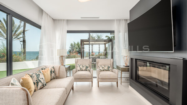 Maison de ville de luxe de 3 chambres en première ligne de plage avec vue panoramique - Estepona