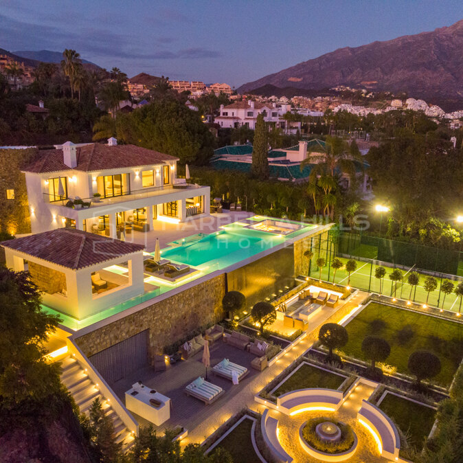 Villa de luxe avec vue sur la mer à La Cerquilla, Nueva Andalucía | Résidence exclusive dans le Golf Valley de Marbella