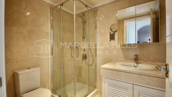 Lovely 3 bedroom apartment with sea views in Los Robles - Los Arqueros Golf