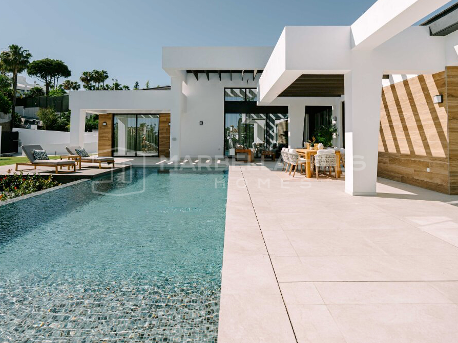 Contemporary Eco-Luxury Villa for Sale in the Heart of Nueva Andalucia