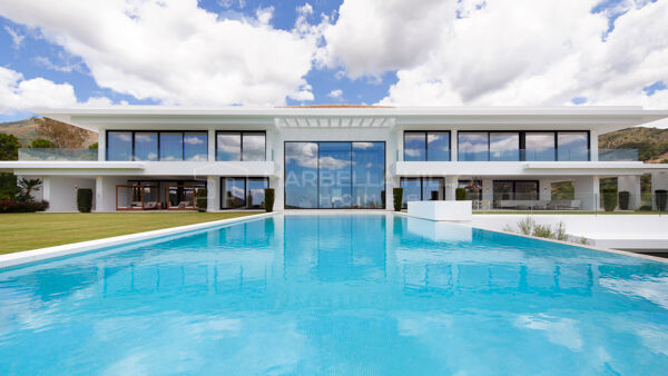 Exquisite 9 Schlafzimmer Neubau Villa mit Panoramablick in La Zagaleta - Benahavis