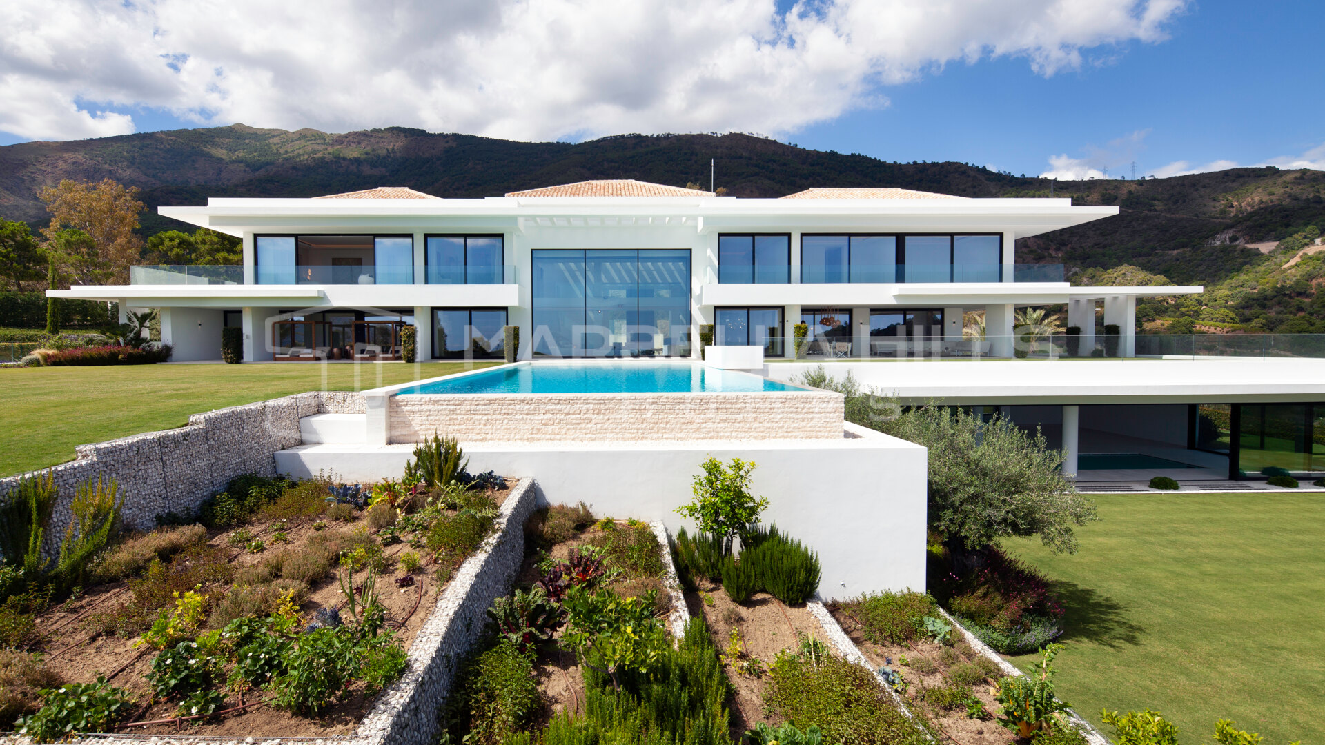 Exquisite 9 Schlafzimmer Neubau Villa mit Panoramablick in La Zagaleta - Benahavis