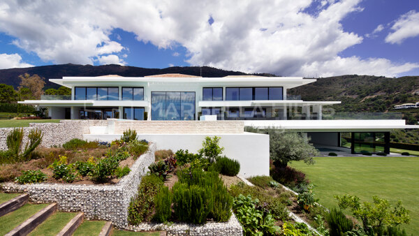 Exquisite 9 Schlafzimmer Neubau Villa mit Panoramablick in La Zagaleta - Benahavis