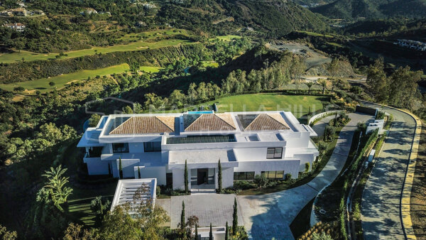 Exquisite 9 Schlafzimmer Neubau Villa mit Panoramablick in La Zagaleta - Benahavis