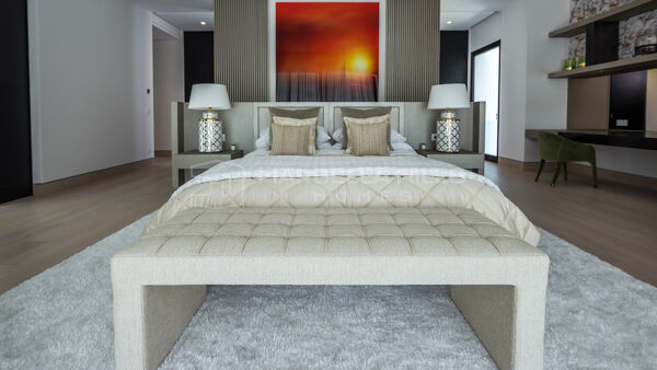 Exquisite 6 bedroom new build villa with panoramic views in La Zagaleta - Benahavis
