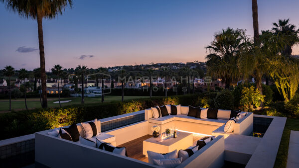 Unique 7 bedroom villa with sea views in Nueva Andalucia