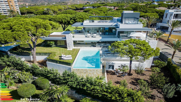 Remarkable 7 bedroom beachside Villa with sea views in Marbesa - Marbella East
