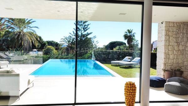 Remarkable 7 bedroom beachside Villa with sea views in Marbesa - Marbella East