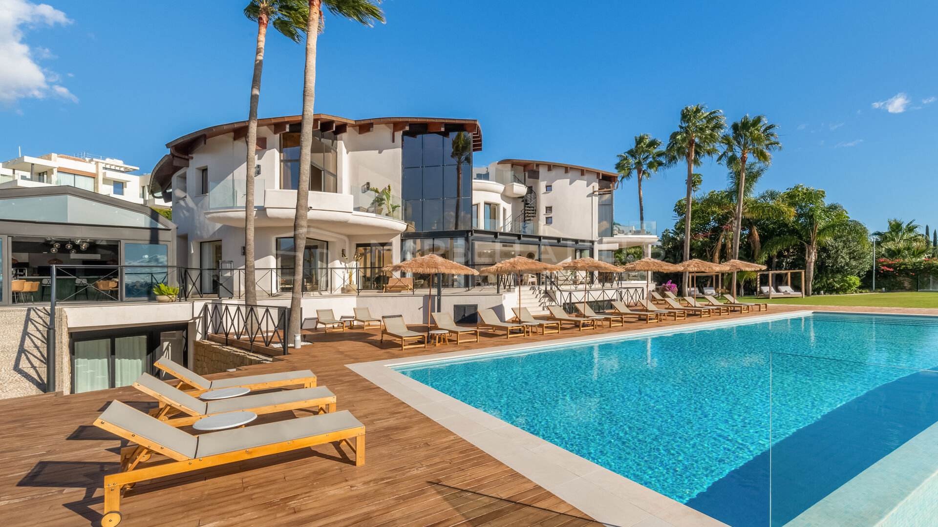 Magnifique villa de location de 15 chambres à un niveau entièrement différent à Los Flamingos Golf - Benahavis