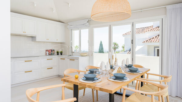 Moderne Villa mit 4 Schlafzimmern und andalusischem Charme im Golf Valley - Nueva Andalucia