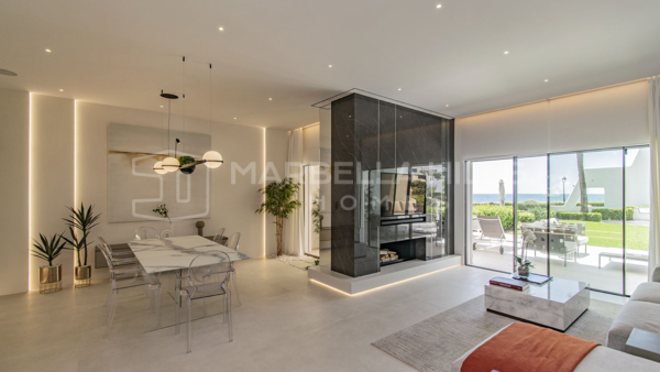 Luxus Reihenhaus zu verkaufen in Coral Beach Marbella Goldene Meile, Strandimmobilie nahe Puerto Banús