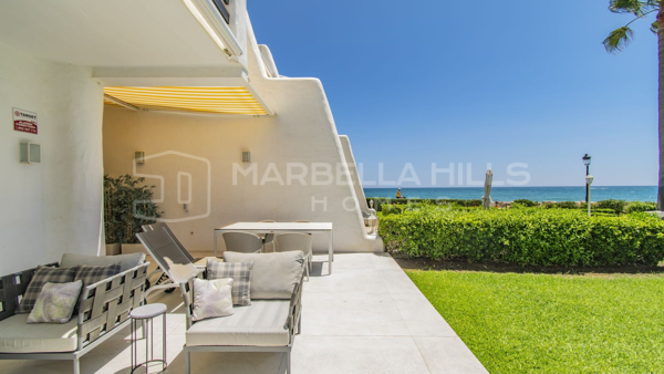 Luxus Reihenhaus zu verkaufen in Coral Beach Marbella Goldene Meile, Strandimmobilie nahe Puerto Banús