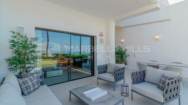Luxus Reihenhaus zu verkaufen in Coral Beach Marbella Goldene Meile, Strandimmobilie nahe Puerto Banús