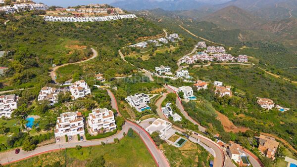 Luxury Contemporary Villa for Sale in La Mairena, Marbella East | Panoramic Sea and Mountain Views
