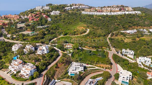 Luxury Contemporary Villa for Sale in La Mairena, Marbella East | Panoramic Sea and Mountain Views