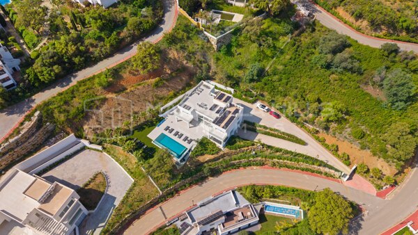 Luxury Contemporary Villa for Sale in La Mairena, Marbella East | Panoramic Sea and Mountain Views