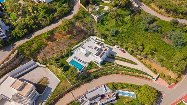 Luxury Contemporary Villa for Sale in La Mairena, Marbella East | Panoramic Sea and Mountain Views