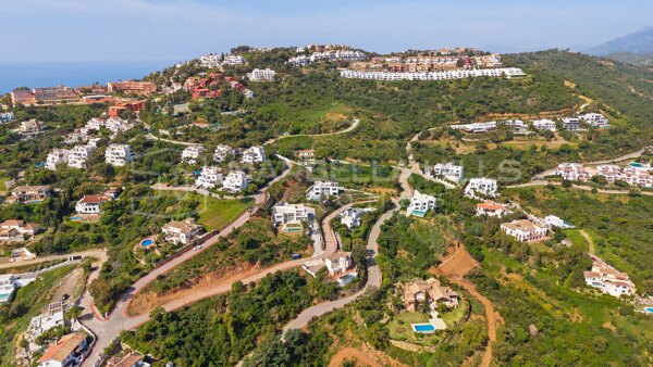 Luxury Contemporary Villa for Sale in La Mairena, Marbella East | Panoramic Sea and Mountain Views
