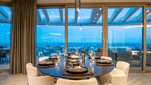 Exklusives Penthouse zum Verkauf in The View Marbella mit privatem Pool und Panoramablick