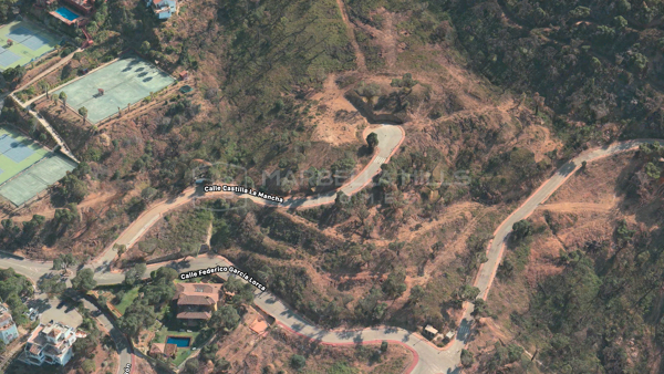 Investement Opportunity: Huge plot to build up to 9 Villas with panoramic views in La Mairena - Oj