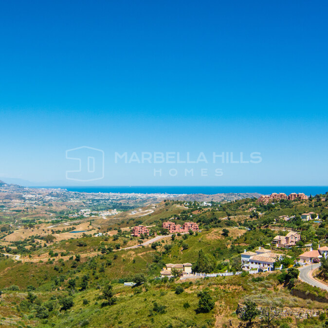 Investement Opportunity: Huge plot to build up to 9 Villas with panoramic views in La Mairena - Oj