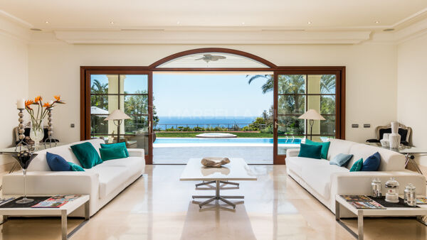 Luxusvilla zum Verkauf in Los Picos de Nagüeles an der Goldenen Meile von Marbella mit Meerblick
