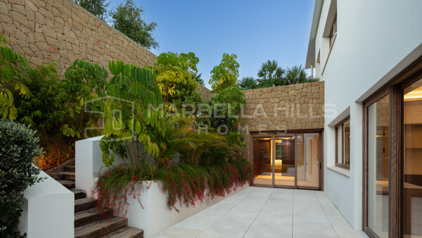 Fantastique villa de golf de 5 chambres en première ligne avec vue sur la mer à Finca Cortesin - Casares