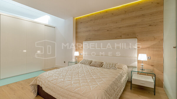 Stunning 3 bedroom duplex garden apartment with sea views in Grey D'Albion - Puerto Banus
