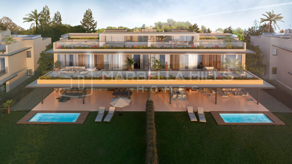 Ático contemporáneo de 3 dormitorios en primera línea de golf con piscina privada en Marbella Este
