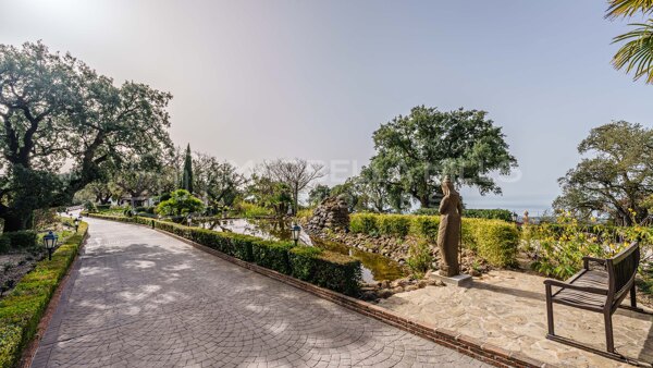 Espectacular finca de lujo con 7 dormitorios y vistas panorámicas impresionantes en La Mairena - Ojén