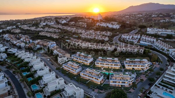 Maisons modernes exclusives de 4 chambres à El Campanario : votre retraite sereine sur le nouveau Golden Mile
