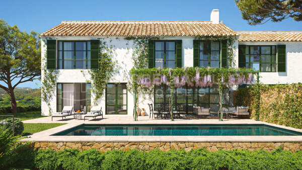 Elegante andalusische 3 Schlafzimmer Residenz mit atemberaubendem Meerblick im Finca Cortesin Resort