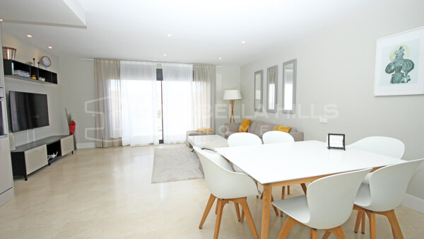 Lujoso apartamento en planta baja de 2 dormitorios en una zona tranquila en Ocean Hills, Selwo - Nueva Milla de Oro