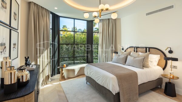 Luxury Villa for Sale in Sierra Blanca, Marbella Golden Mile with Sea and La Concha Views