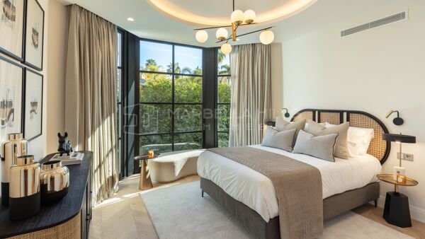 Luxury Villa for Sale in Sierra Blanca, Marbella Golden Mile with Sea and La Concha Views