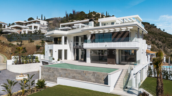 Élégante Villa de 6 chambres à vendre à Lomas de la Quinta, Marbella | Vue sur la mer et résidence sécurisée