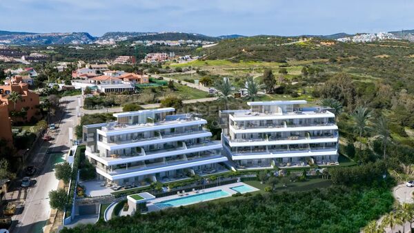 Luxurious Mediterranean Living: appartements de 2 chambres à Estepona