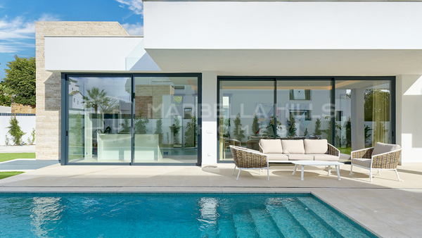 3 modern luxury 5 bedroom Villas for sale in Monte Biarritz, New Golden Mile - Estepona