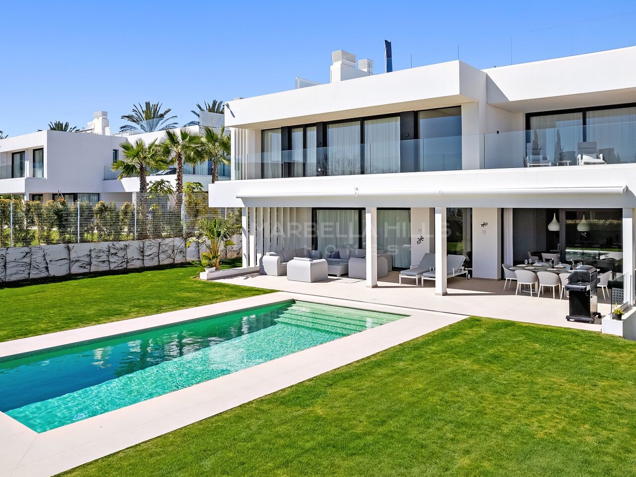 Luxury 5 bedroom modern new build Villa with sea views for sale on the New Golden Mile - Estepona