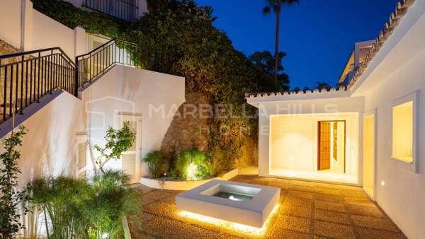 Meilleur emplacement à Marbella - Villa unique de 5 chambres en bord de mer sur le Golden Mile, Marbella