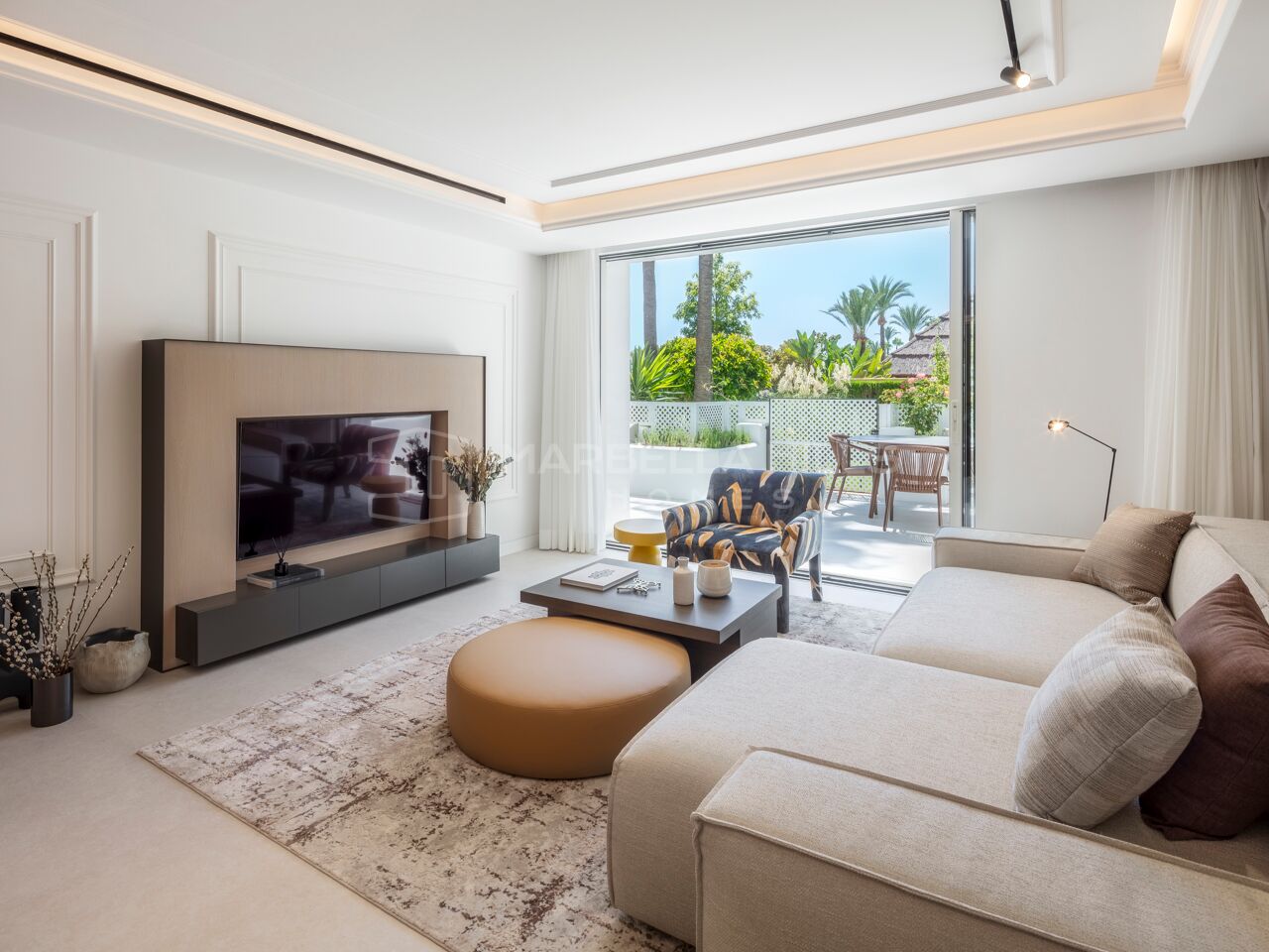 Recently refurbished 3 bedroom ground floor apartment with garden views in Marina Puente Romano - Golden Mile - Marbella